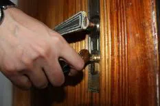 Great Neck NY Locksmith Store Great Neck, NY 516-387-0460 - emergency-locksmith-opening